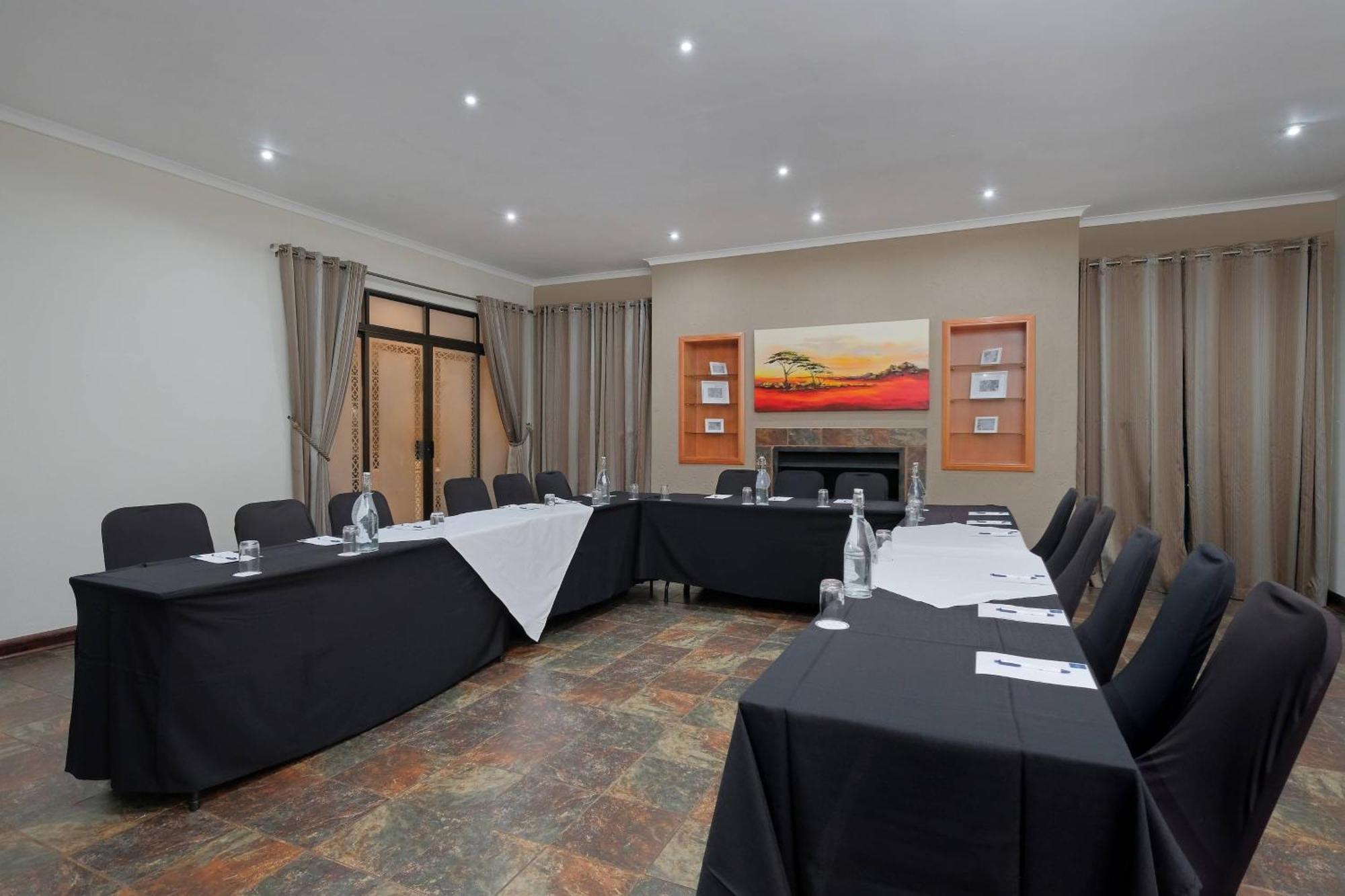 Protea Hotel By Marriott Polokwane Landmark Exterior foto
